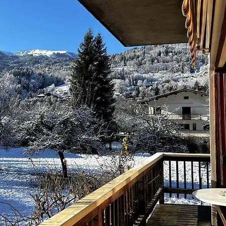 Dans - 75 M2 - 4 A 6 Personnes *