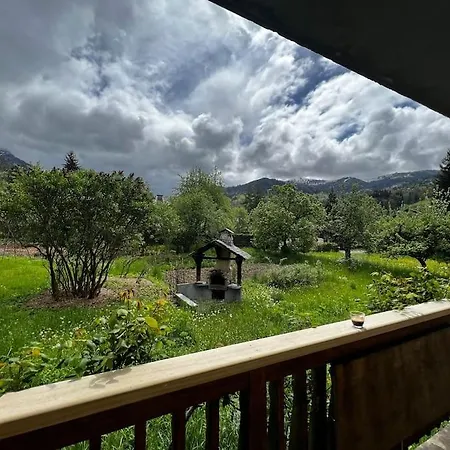 Dans - 75 M2 - 4 à 6 Personnes *